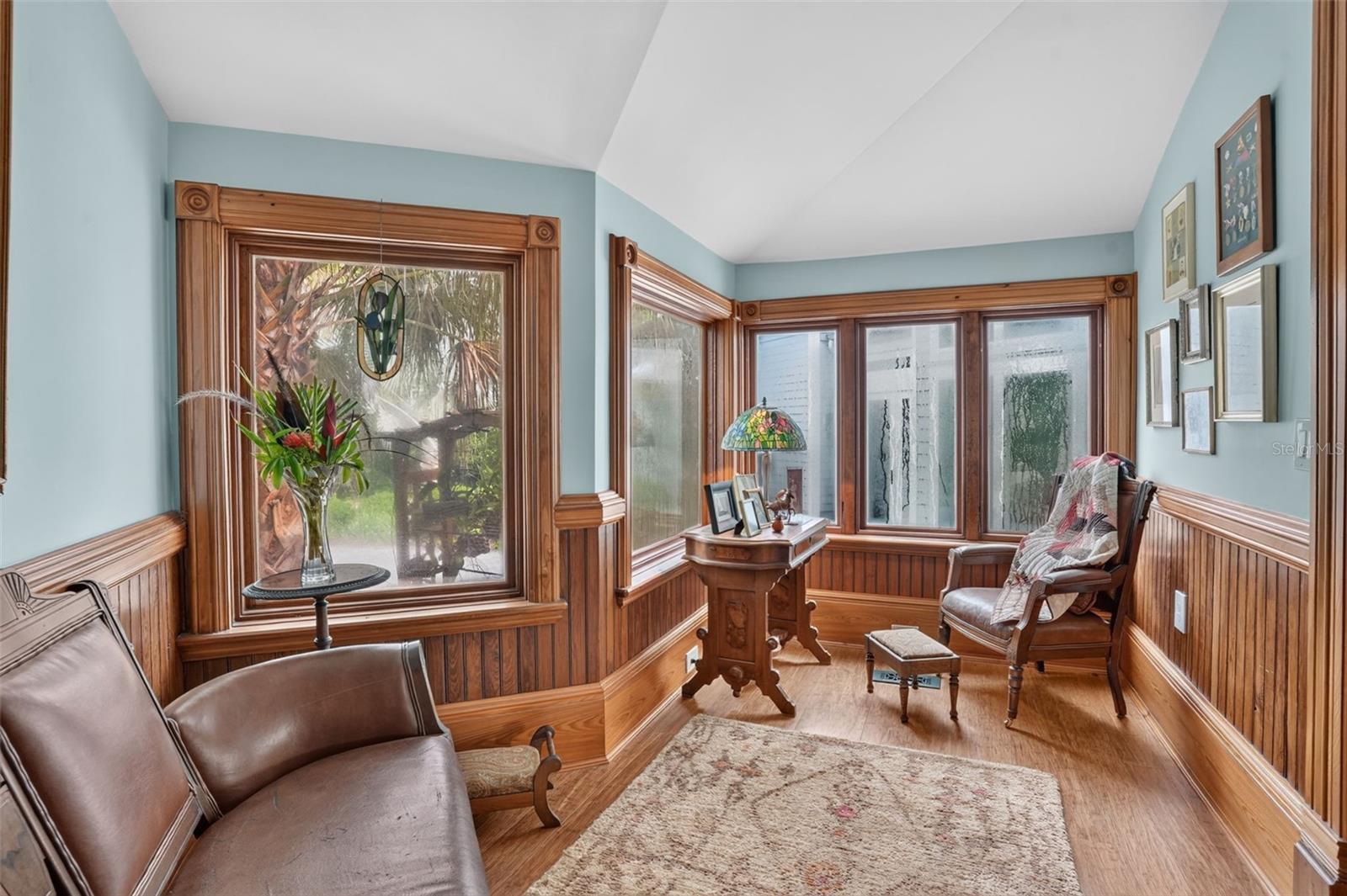 SITTING ROOM BANNON ISLAND L4961212