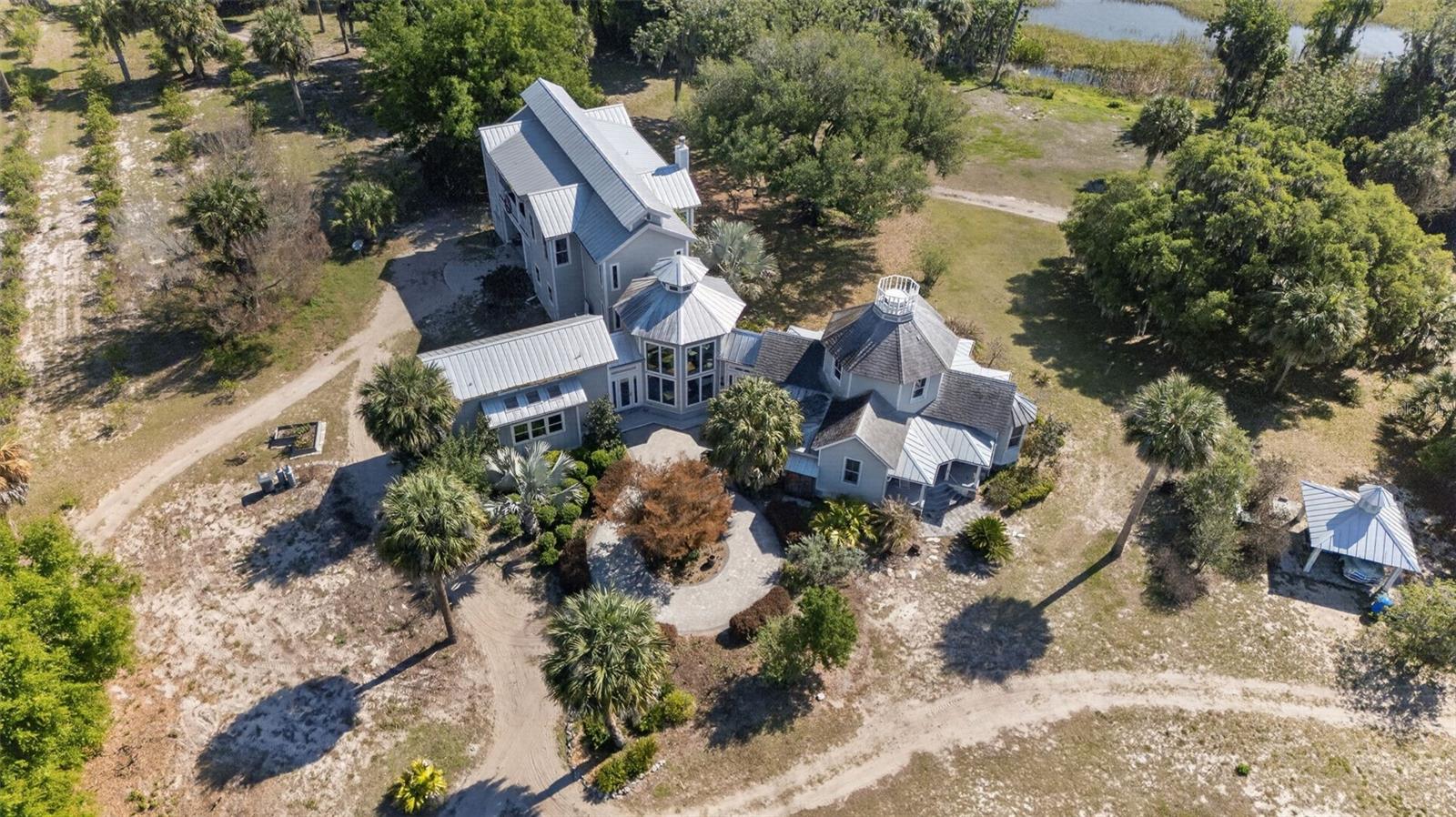 AERIAL VIEW OF THE  ESTATE HOME BANNON ISLAND L4961212