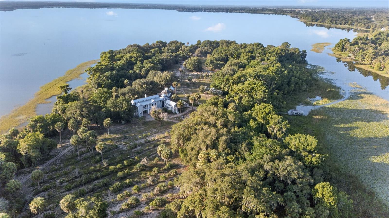 AERIAL NORTHERN PERSPECTIVE BANNON ISLAND L4961212