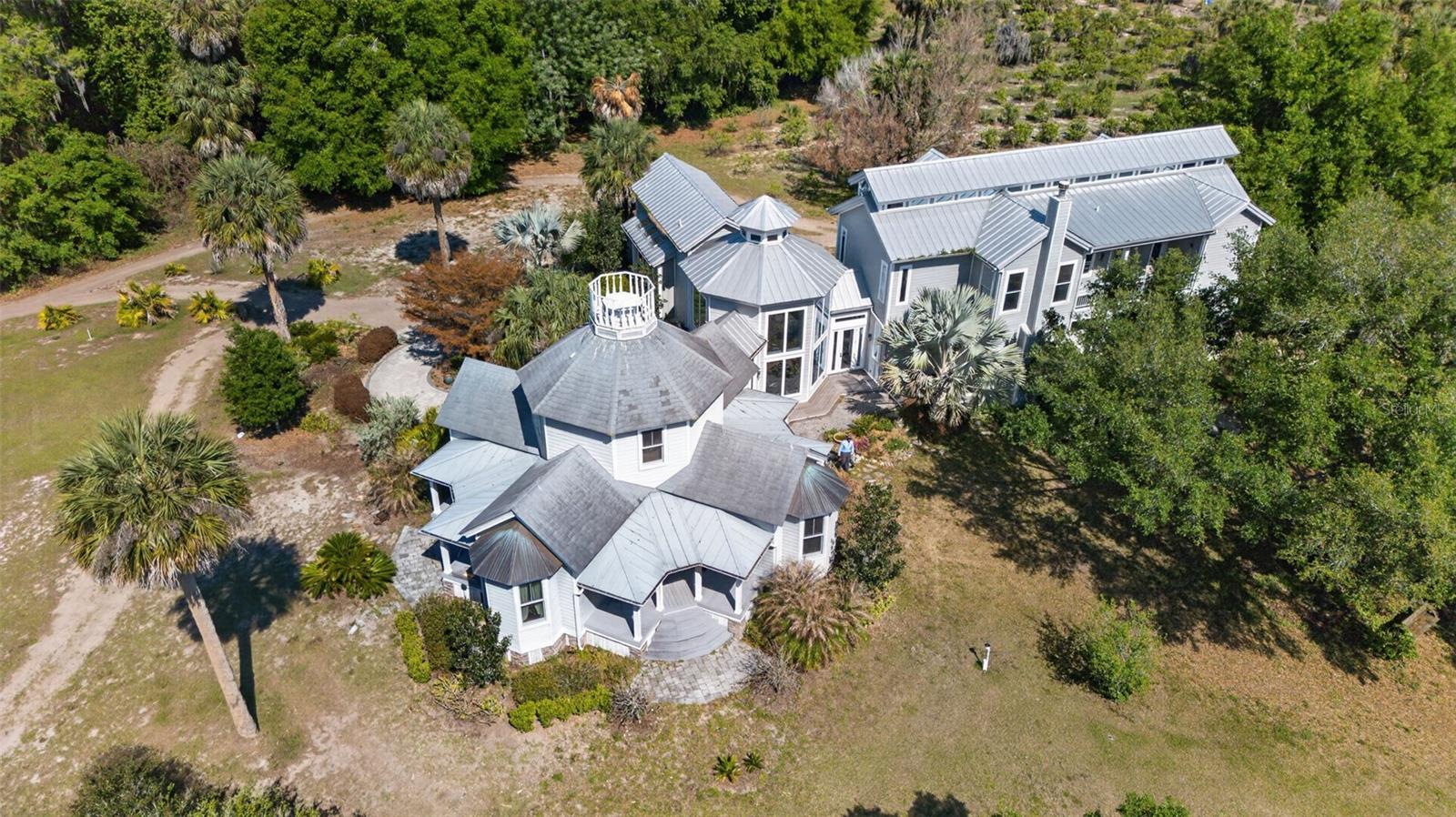 AERIAL ESTATE HOME PERSPECTIVE BANNON ISLAND L4961212