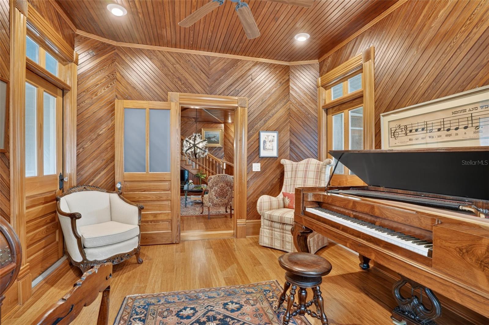 HISTORIC MUSIC ROOM BANNON ISLAND L4961212