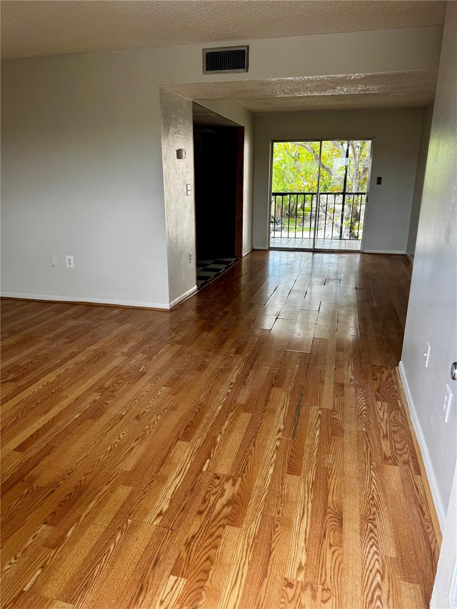1130 N LAKE PARKER AVENUE, #E332, Lakeland, FL 33805