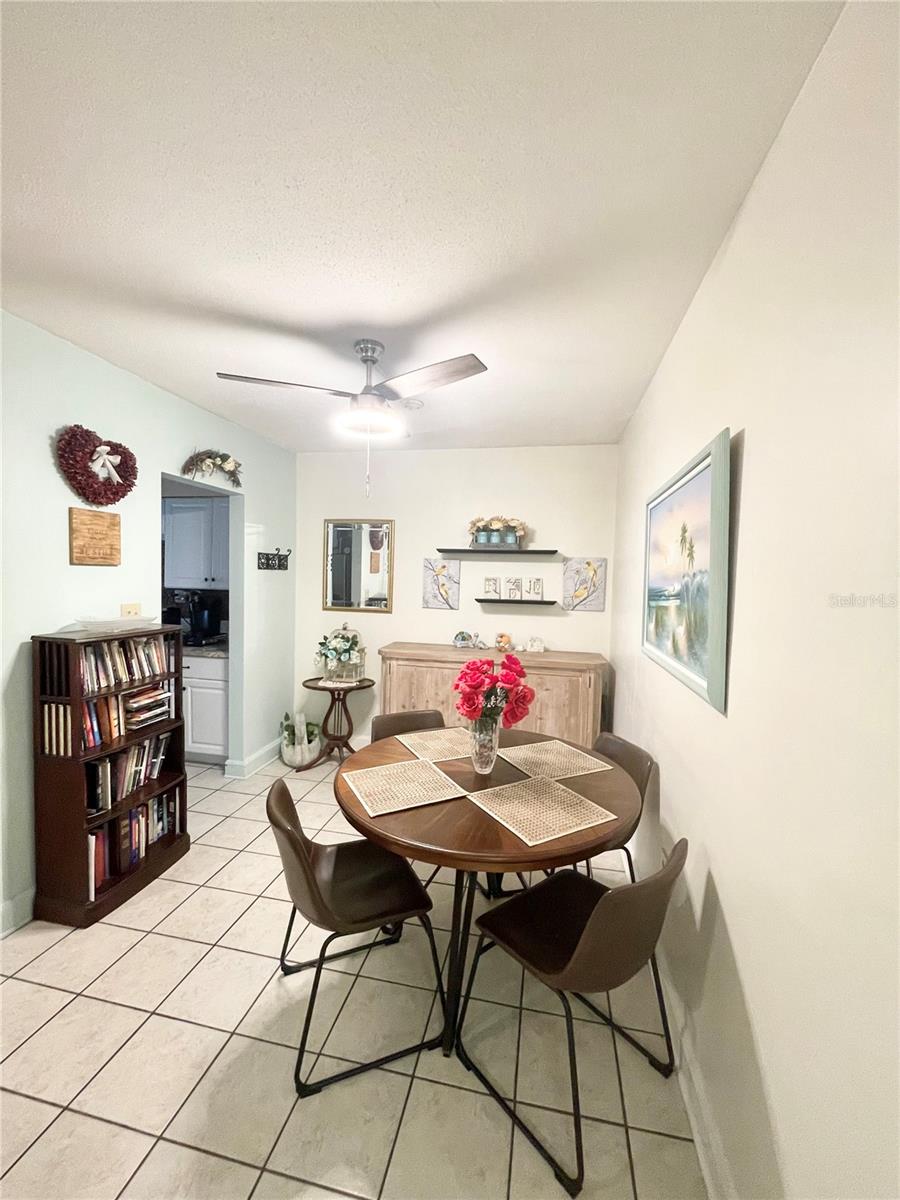 1600 W LAKE PARKER DRIVE, #B4, Lakeland, FL 33805