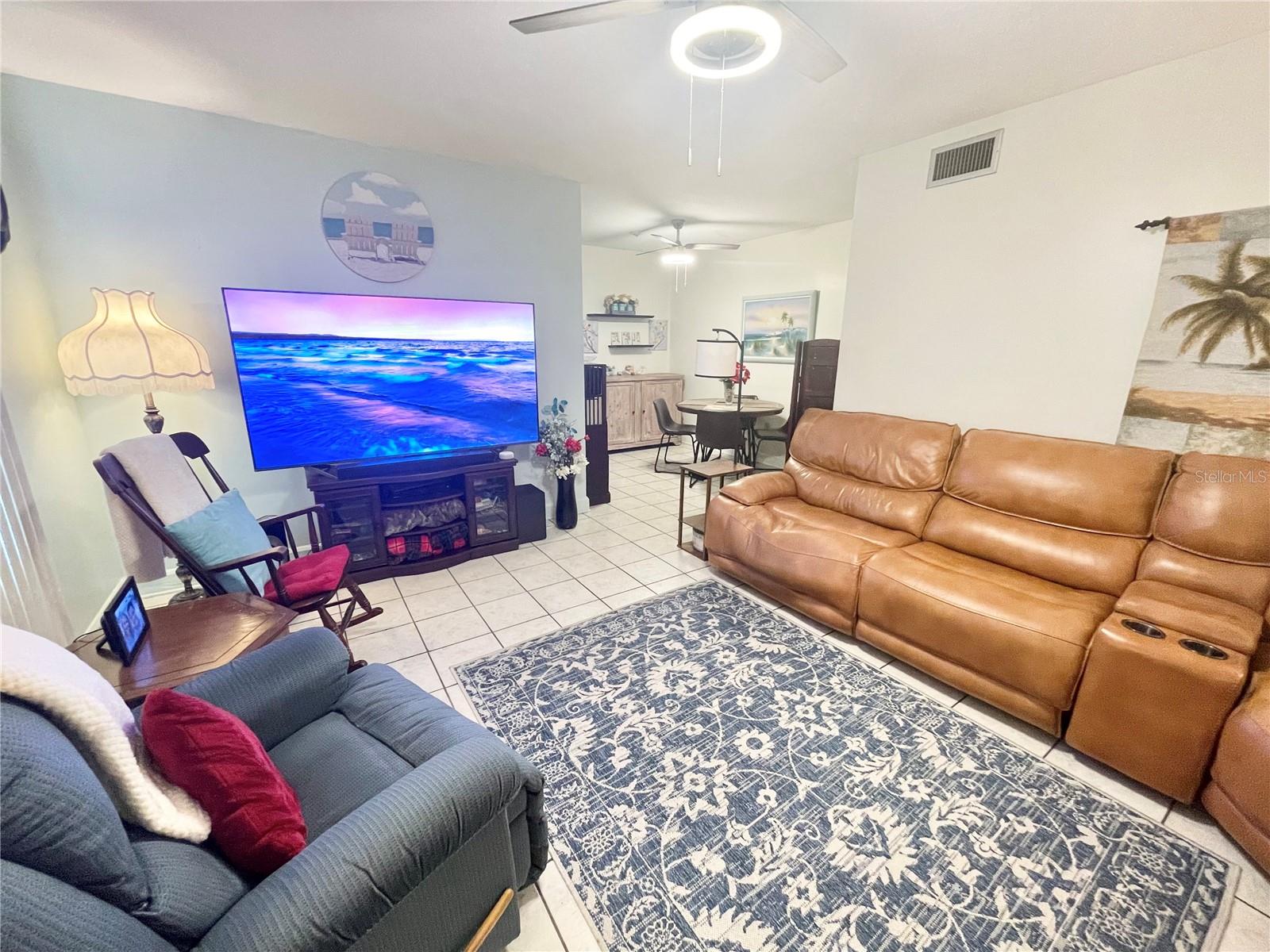 1600 W LAKE PARKER DRIVE, #B4, Lakeland, FL 33805 1600 W LAKE PARKER DRIVE, #B4, Lakeland, FL 33805