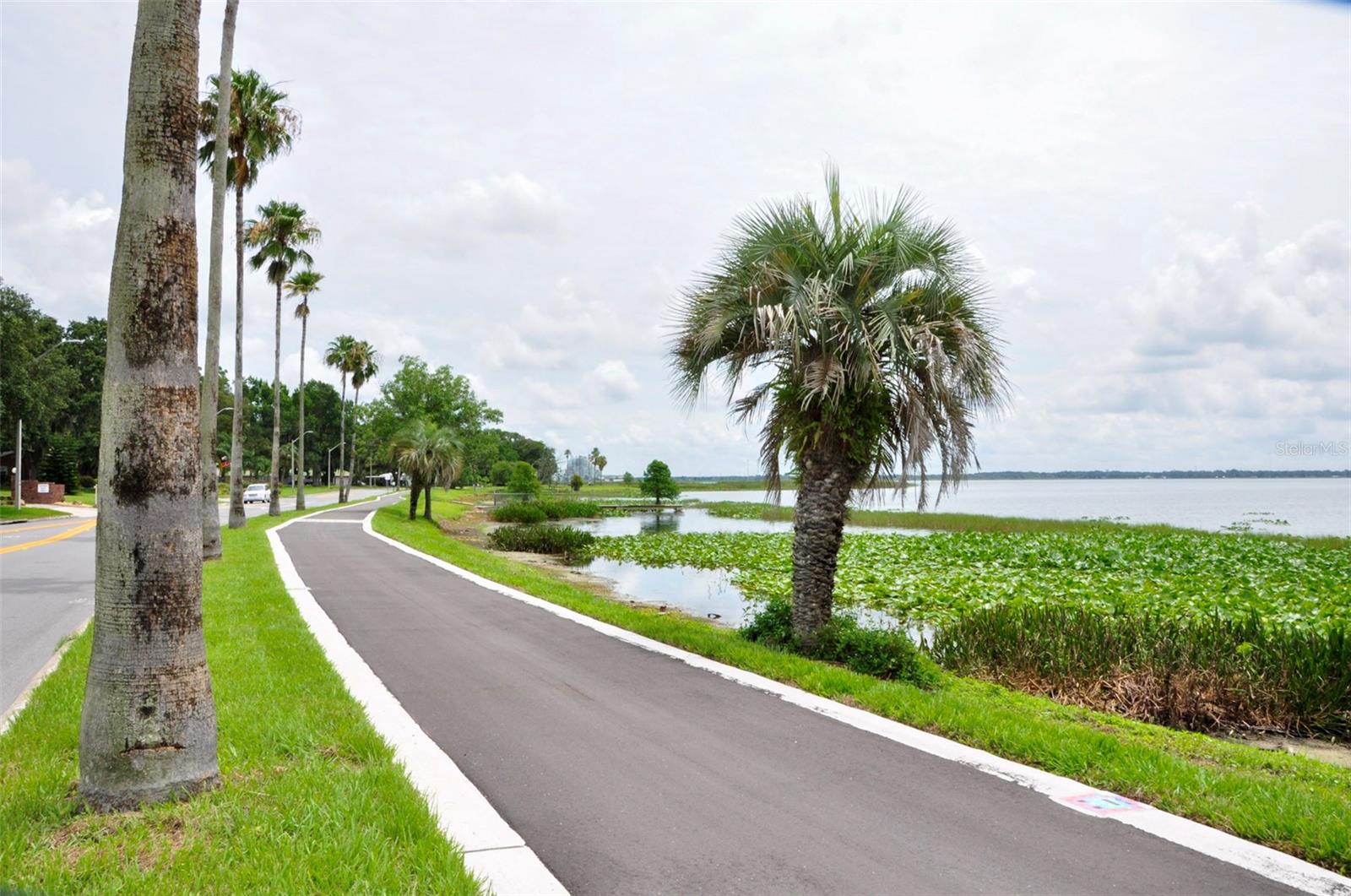 1600 W LAKE PARKER DRIVE, #B4, Lakeland, FL 33805