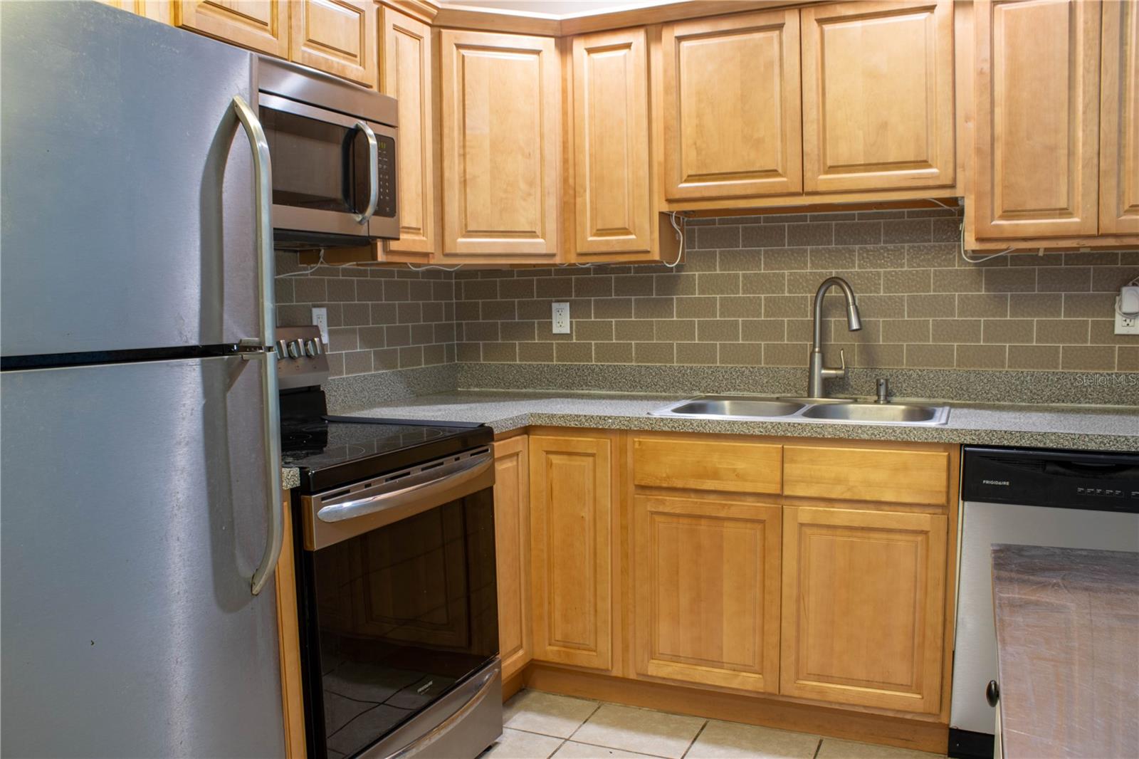 3142 HENDERSON CIRCLE W, Lakeland, FL 33803