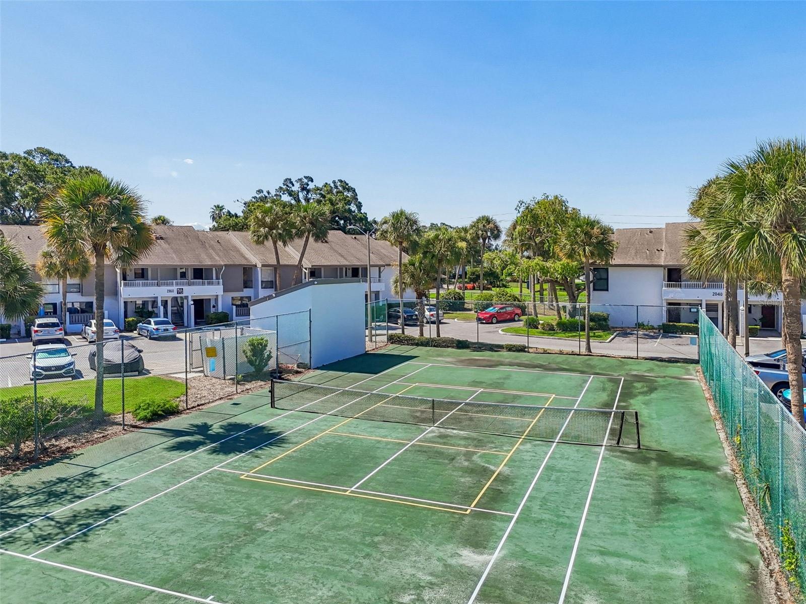2117 LAKEWOOD CLUB DRIVE S, #7-N, St Petersburg, FL 33712