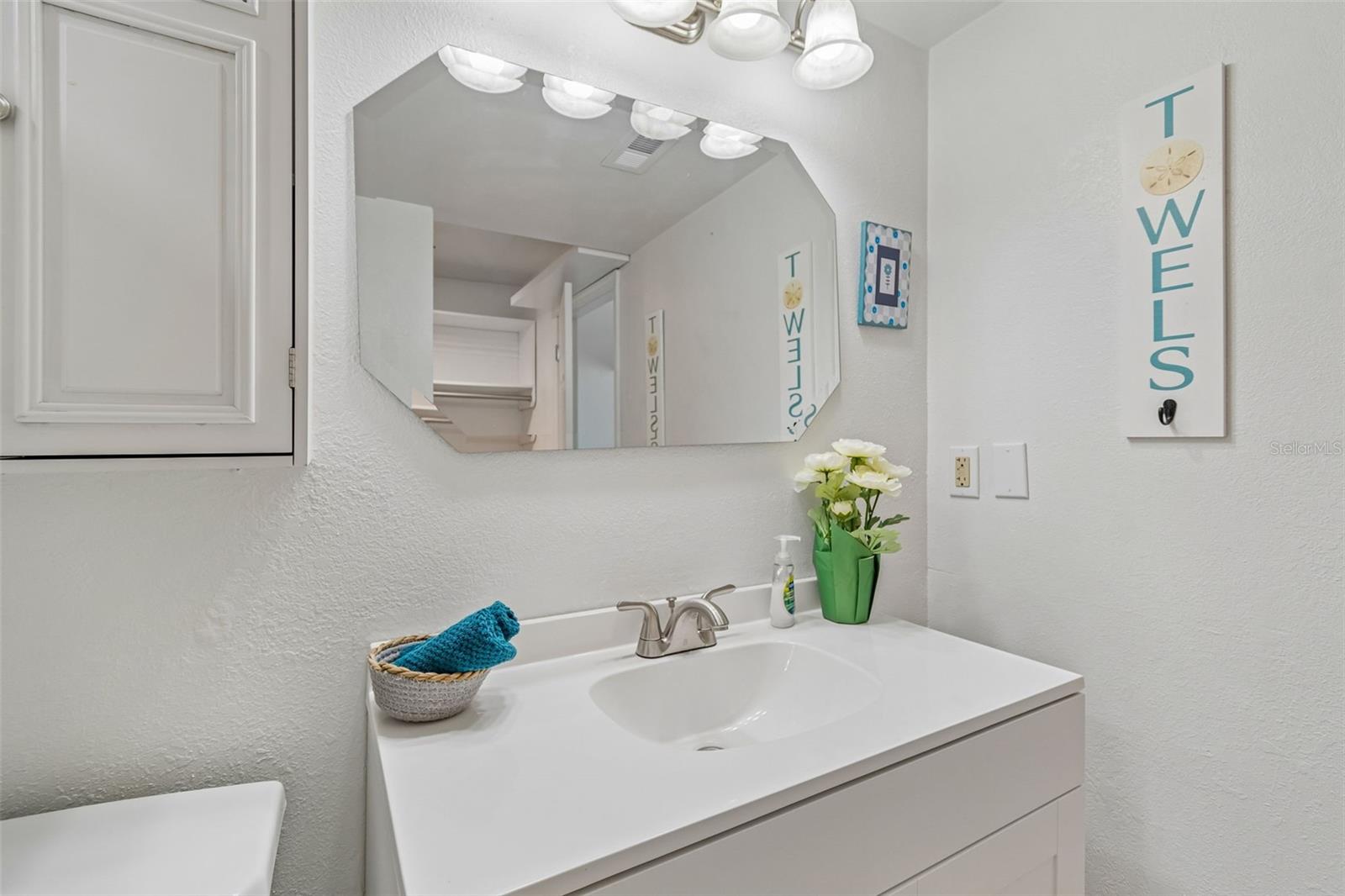 2117 LAKEWOOD CLUB DRIVE S, #7-N, St Petersburg, FL 33712