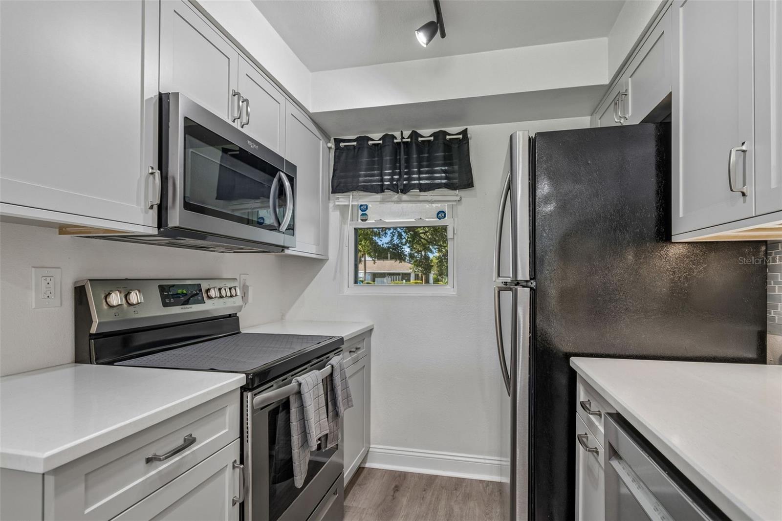 2117 LAKEWOOD CLUB DRIVE S, #7-N, St Petersburg, FL 33712
