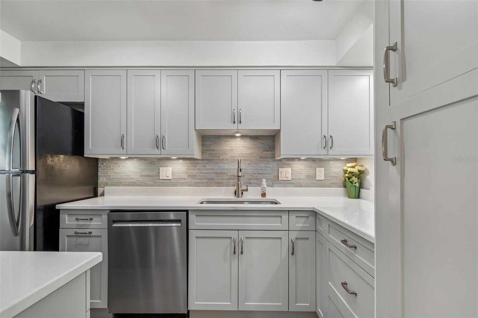 2117 LAKEWOOD CLUB DRIVE S, #7-N, St Petersburg, FL 33712