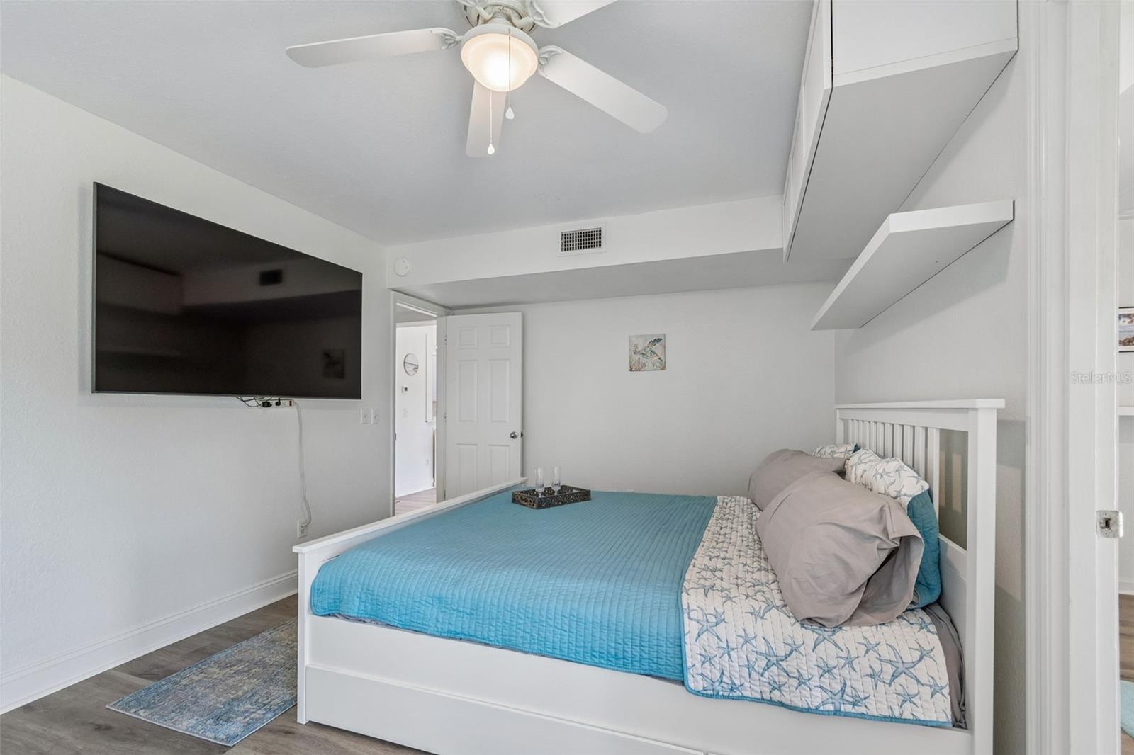 2117 LAKEWOOD CLUB DRIVE S, #7-N, St Petersburg, FL 33712