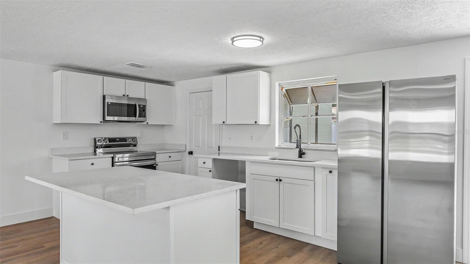 1726 CORDOVA CIRCLE W, Lakeland, FL 33801