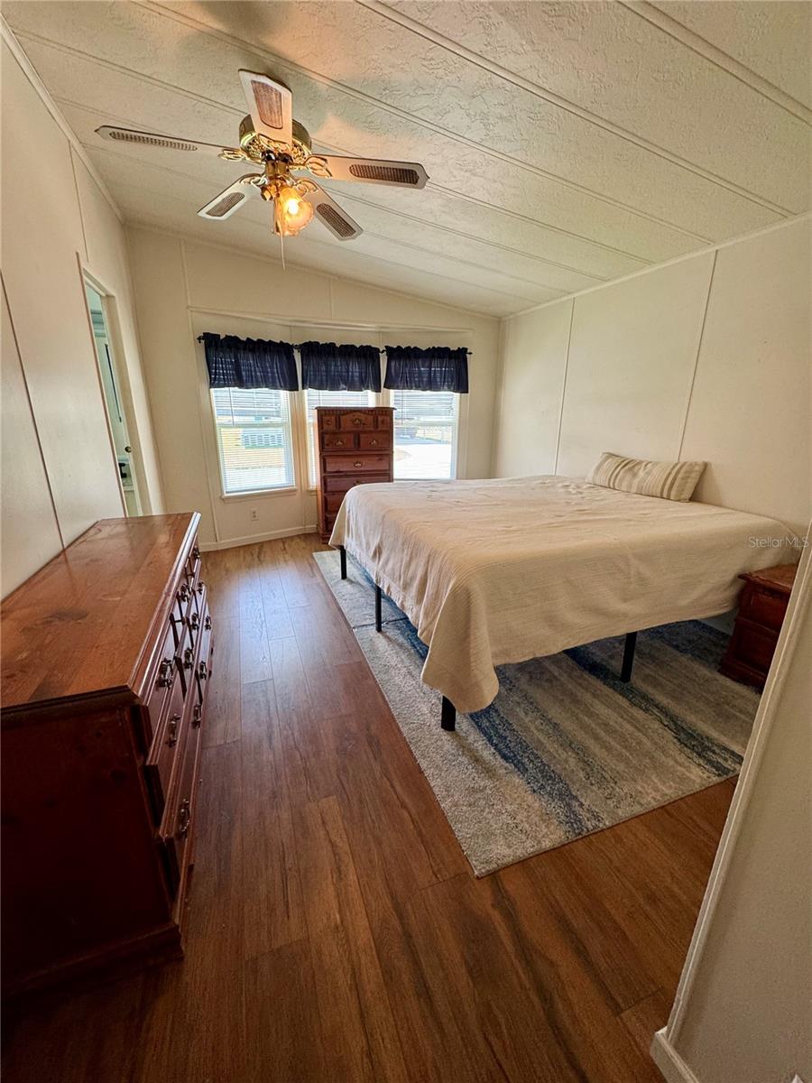 owner's bedroom with en suite bathroom