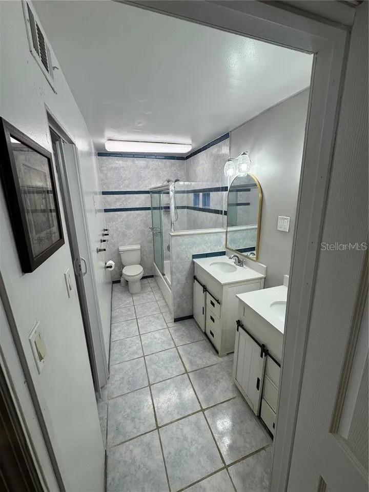 1836 WARRINGWOOD DRIVE, #B4, Orlando, FL 32839