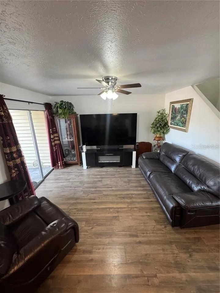 1836 WARRINGWOOD DRIVE, #B4, Orlando, FL 32839