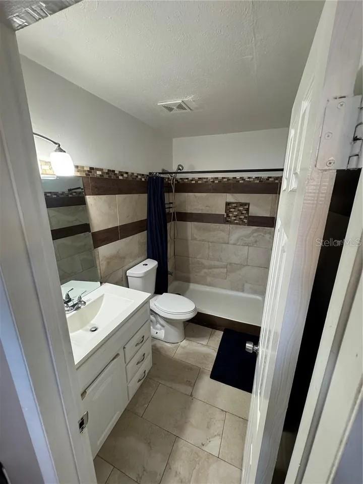 1836 WARRINGWOOD DRIVE, #B4, Orlando, FL 32839