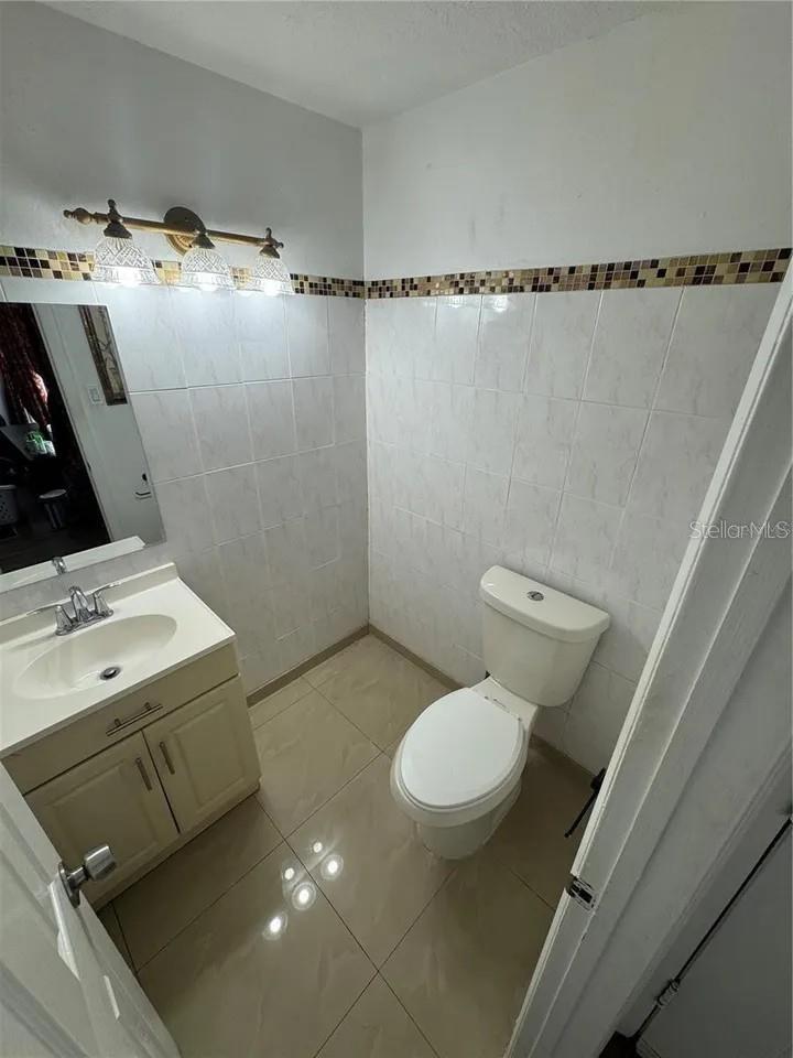 1836 WARRINGWOOD DRIVE, #B4, Orlando, FL 32839