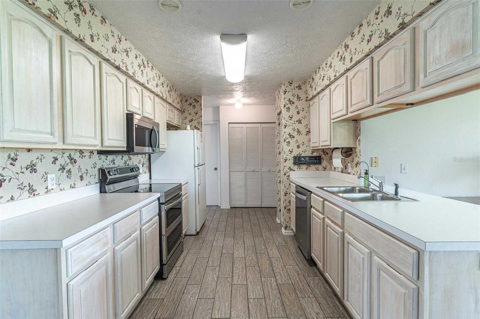2260 GRAND CYPRESS DRIVE, Lakeland, FL 33810