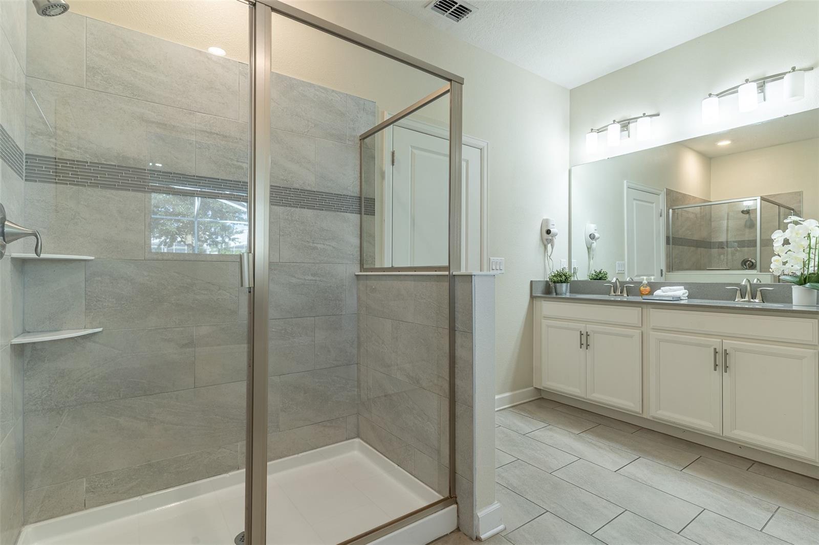 561 PEBBLE BEACH DRIVE, Davenport, FL 33896