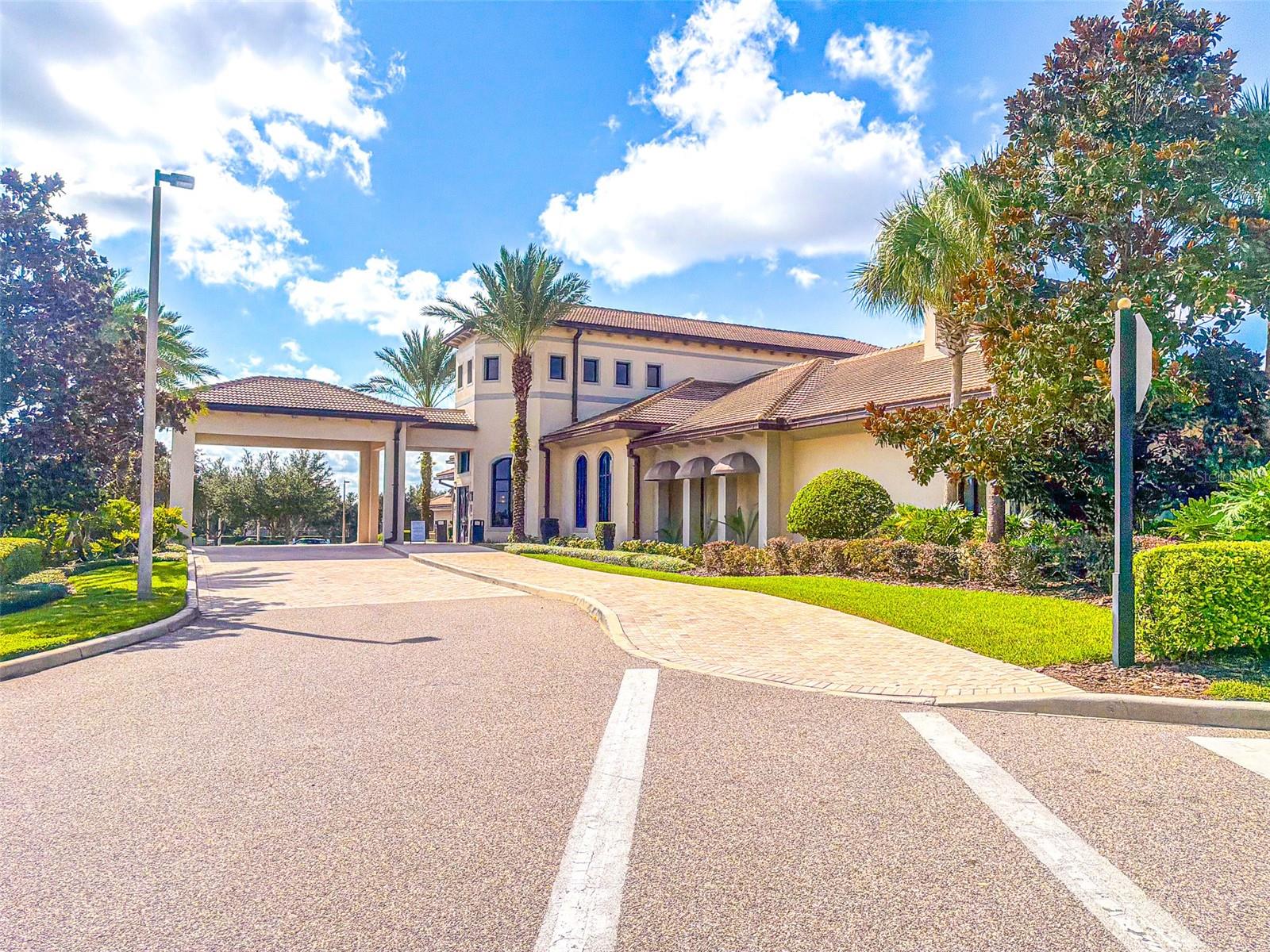 561 PEBBLE BEACH DRIVE, Davenport, FL 33896