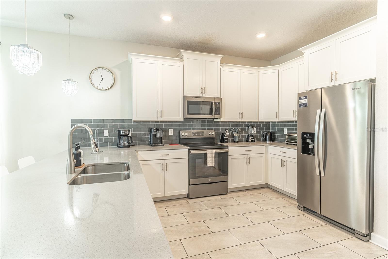 561 PEBBLE BEACH DRIVE, Davenport, FL 33896