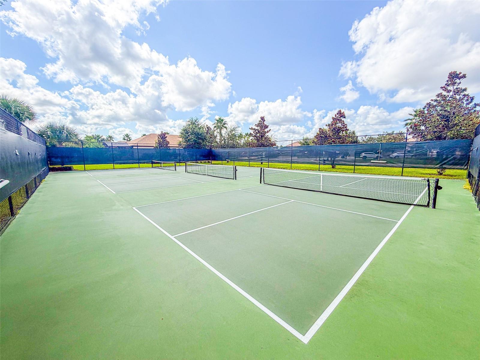 561 PEBBLE BEACH DRIVE, Davenport, FL 33896