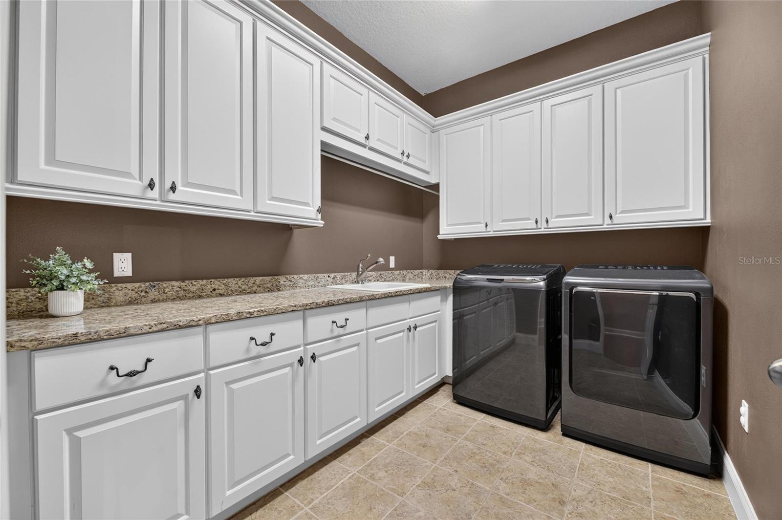 Large Laundry Room Washer & Dryer stays