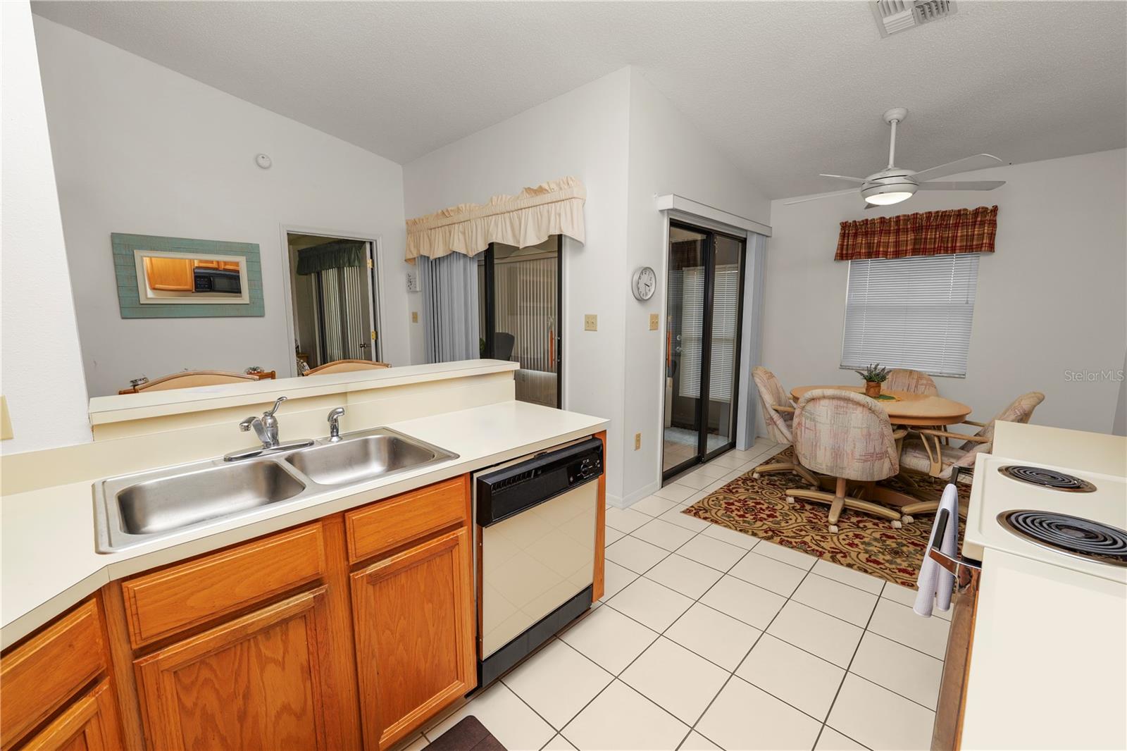 1120 PARAKEET TRAIL, Lakeland, FL 33809