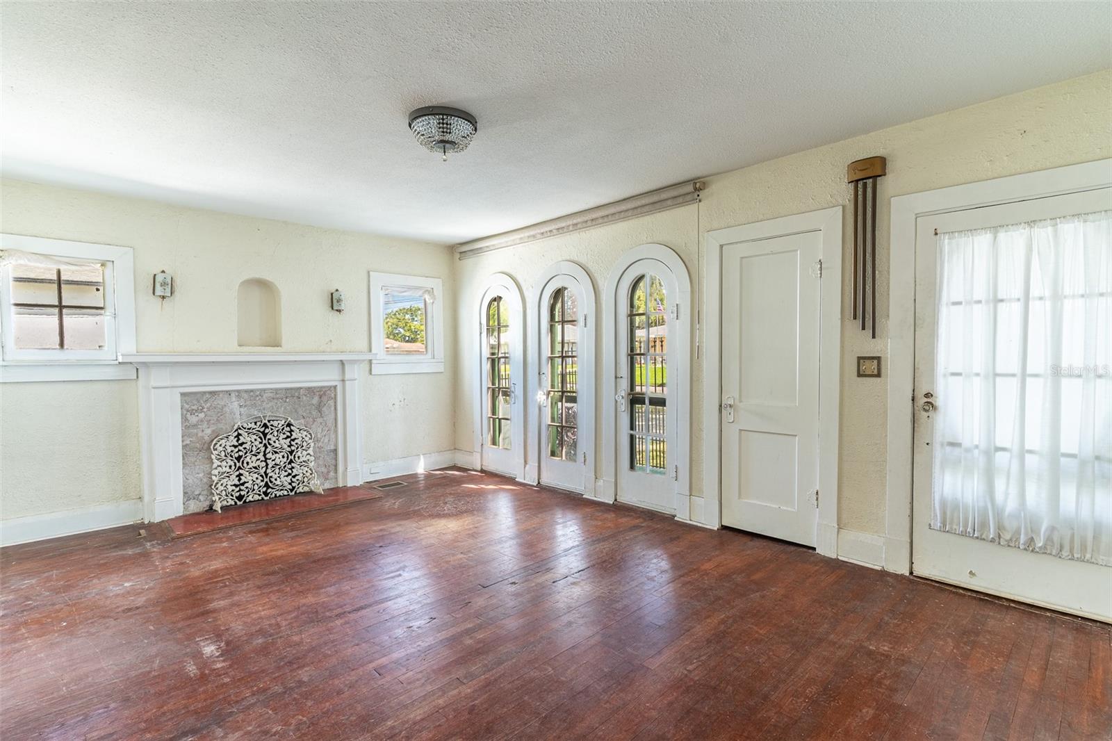 528 S 8TH STREET, Lake Wales, FL 33853