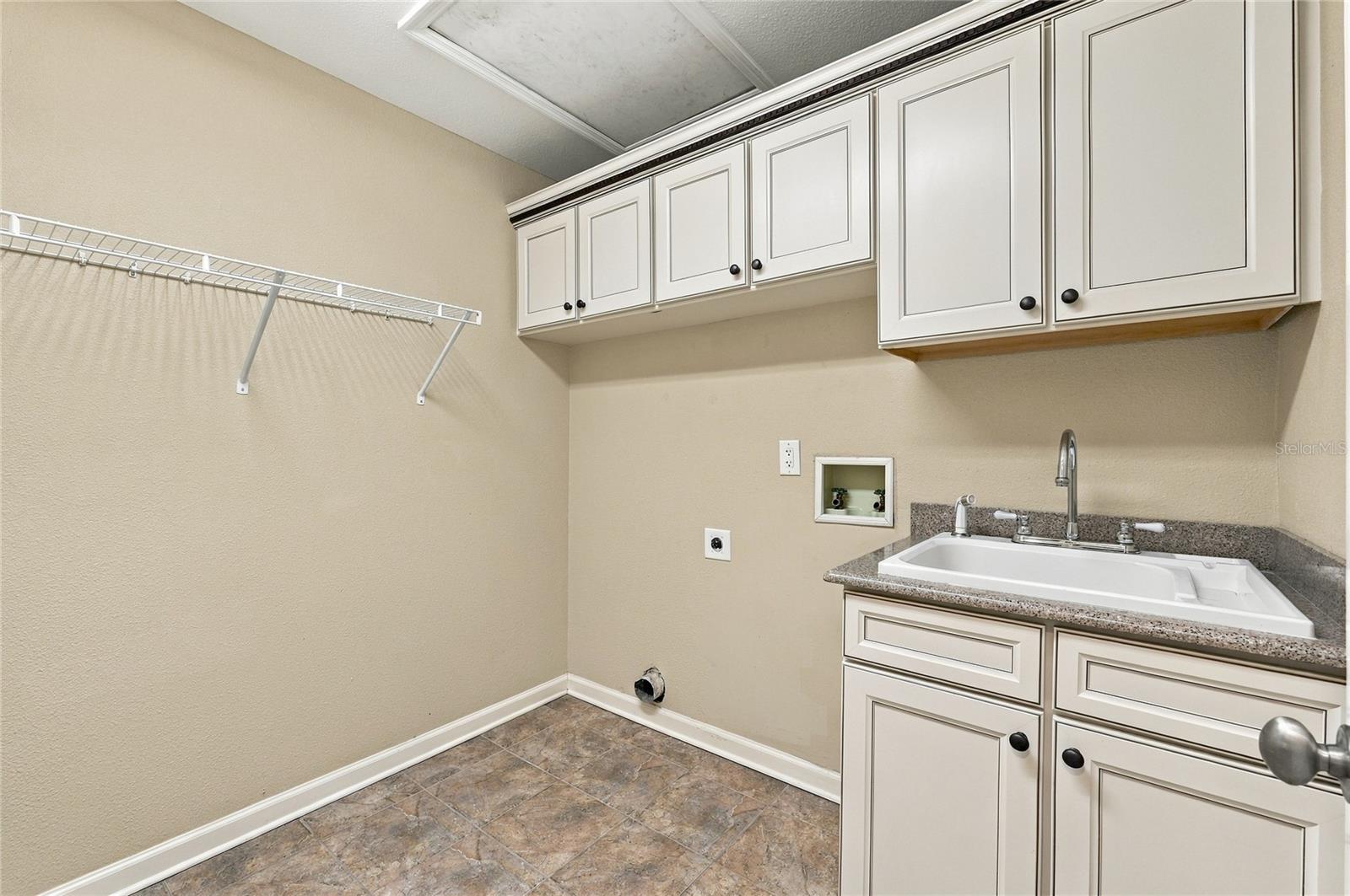 828 BROOKWOOD DRIVE, Lakeland, FL 33813
