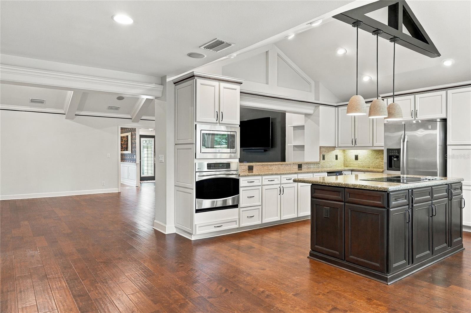 828 BROOKWOOD DRIVE, Lakeland, FL 33813