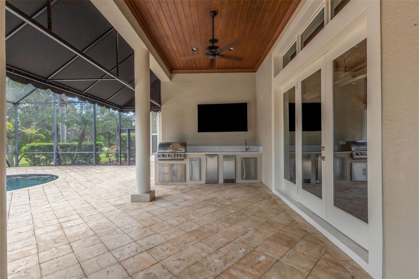 Now let's go back downstairs and check out the outdoor living spaces.