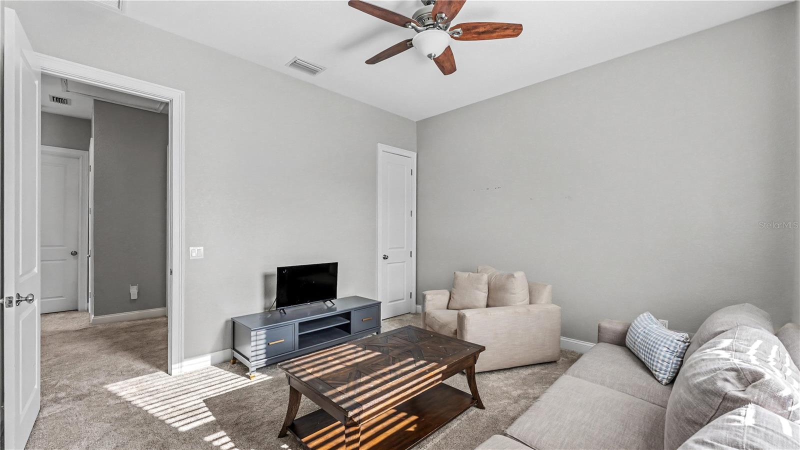 1539 HOLLINGSWORTH CREEK COURT, Lakeland, FL 33803