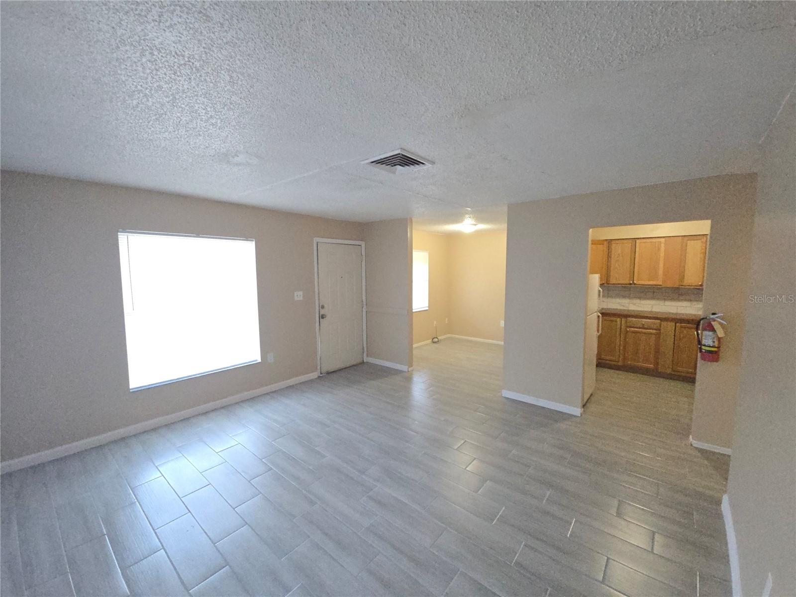 1334 LIVING ROOM OTHER CORNER VIEW