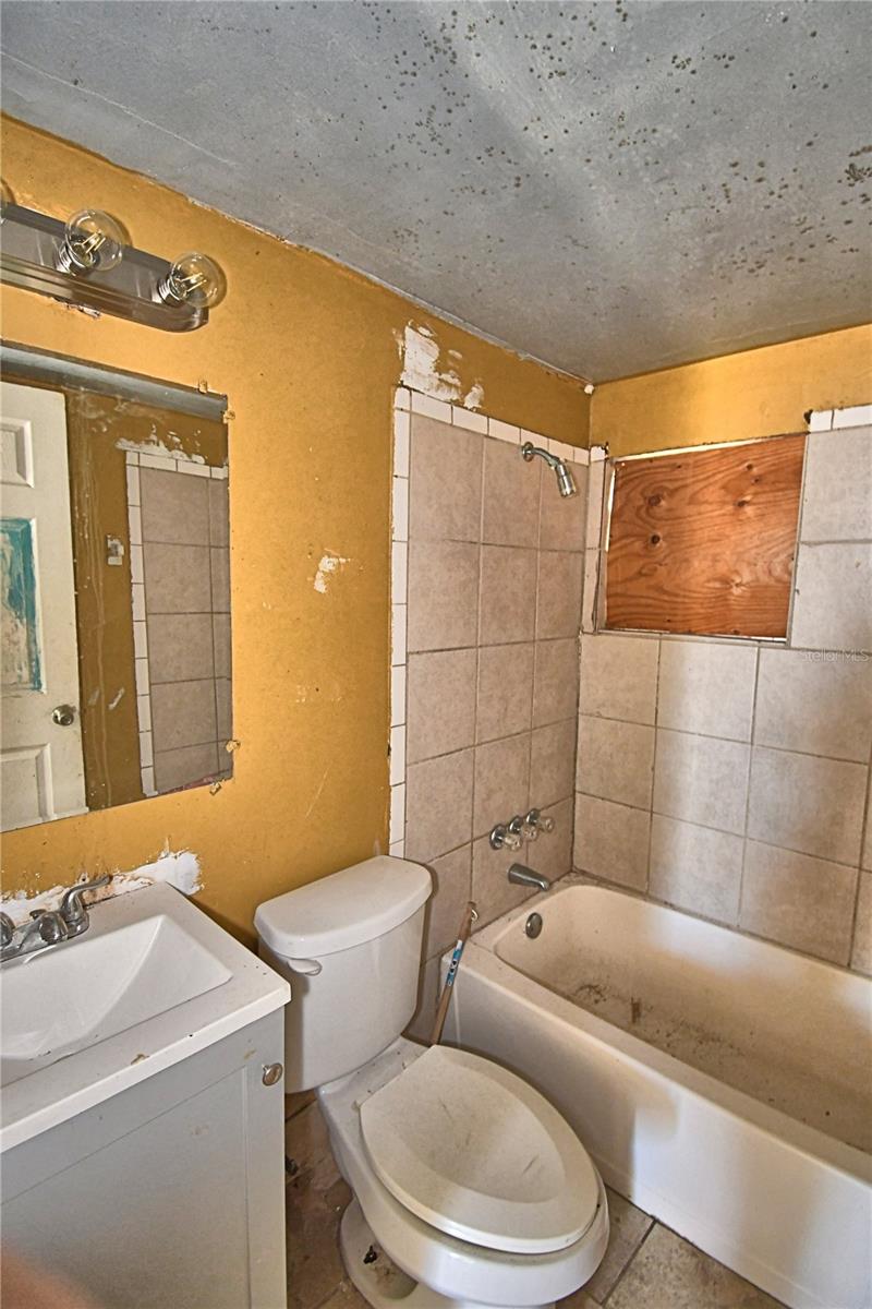 908 S DELANEY AVENUE, Avon Park, FL 33825