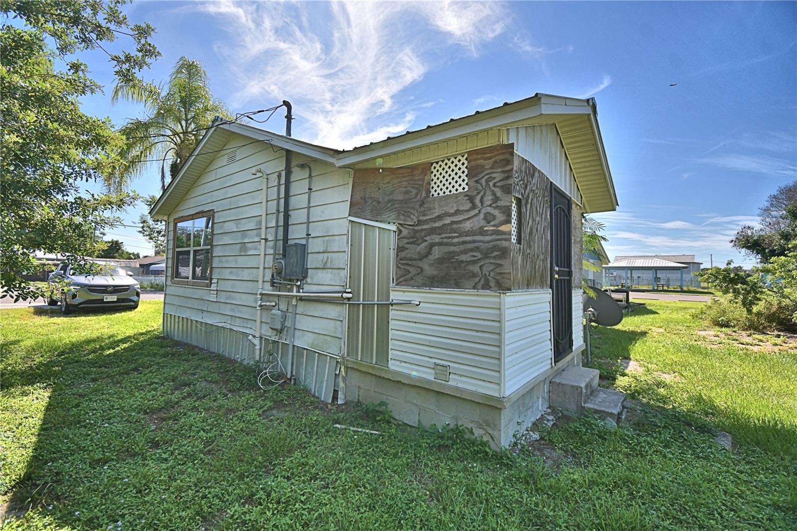 908 S DELANEY AVENUE, Avon Park, FL 33825