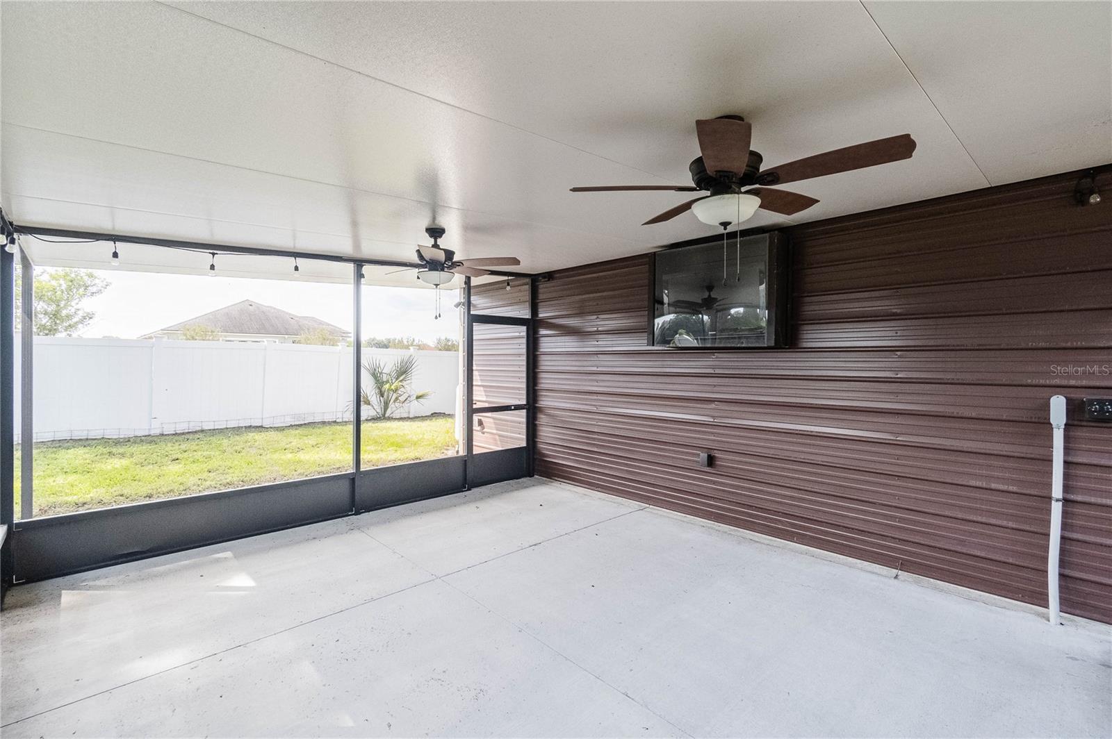 Screen room attached to workshop/garage