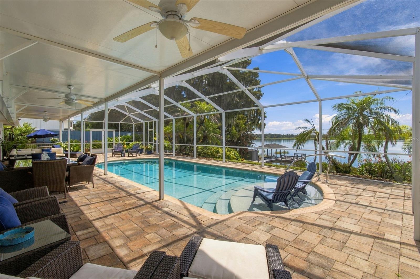 Covered lanai / Screen enclosed pool