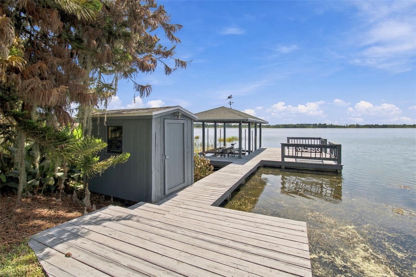 Dock, boathouse with lift