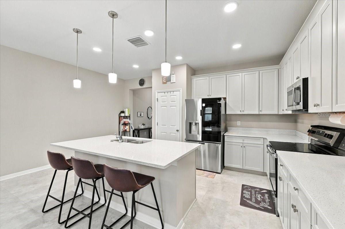 4885 FOXGLOVE CIRCLE, Lakeland, FL 33811