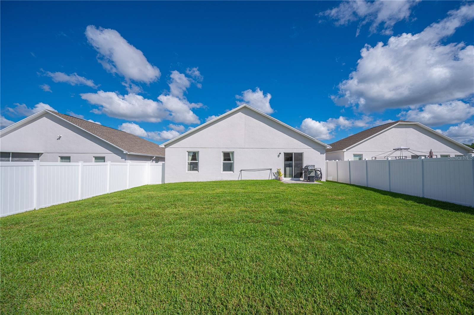A rear view of the home.