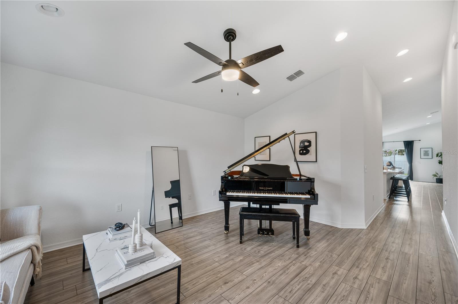 Flooded with natural light & soaring ceilings this lovely home awaits its new owner. Flooded with natural light & soaring ceilings this lovely home awaits its new owner.