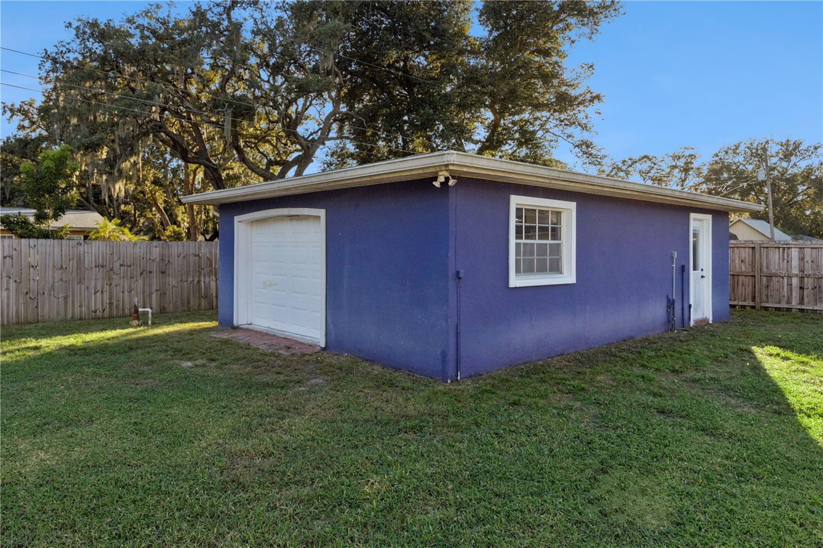 600 SF Extra SPACE! Has electrical too!