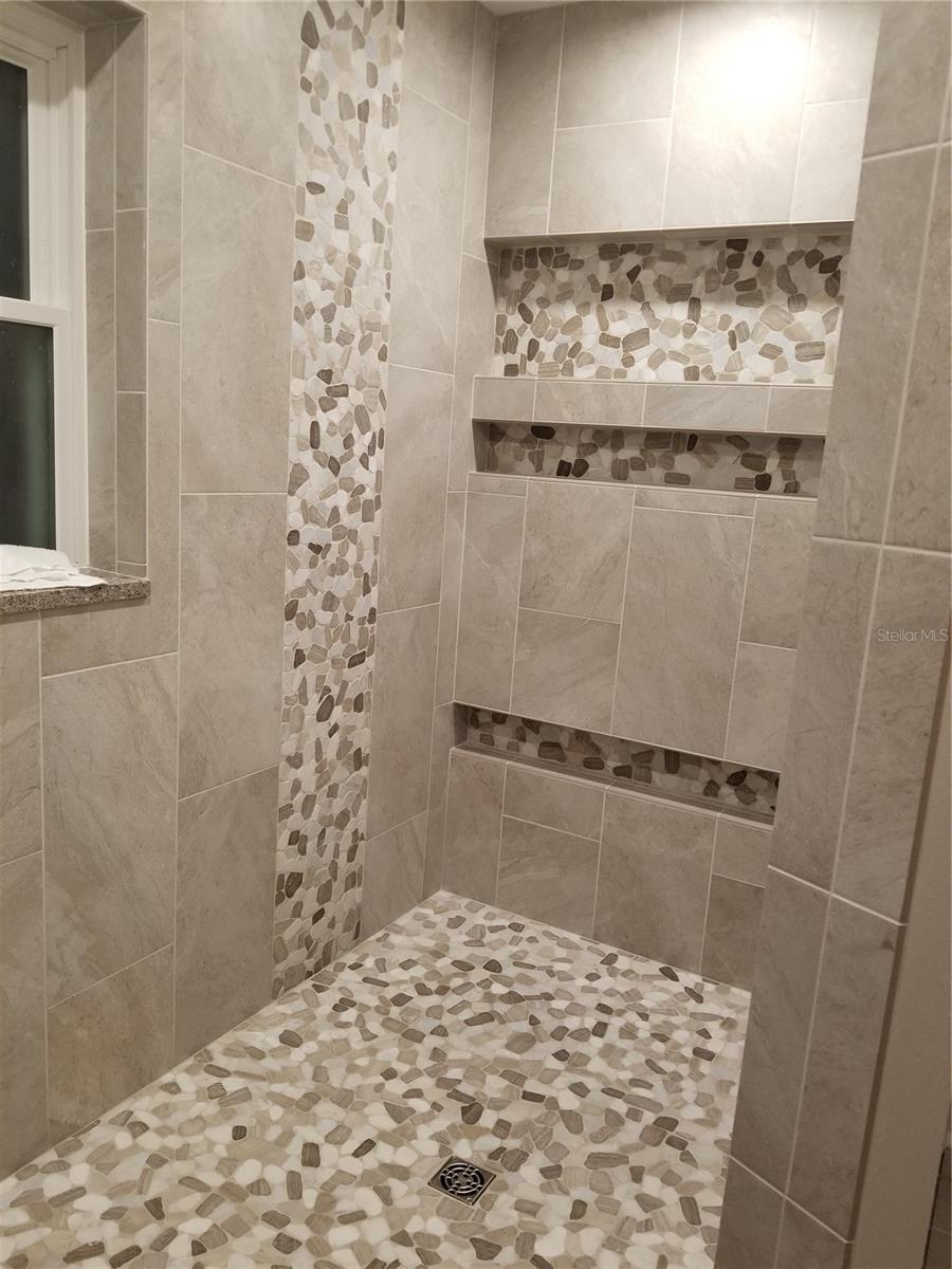 #1 Bathroom #1 Bathroom