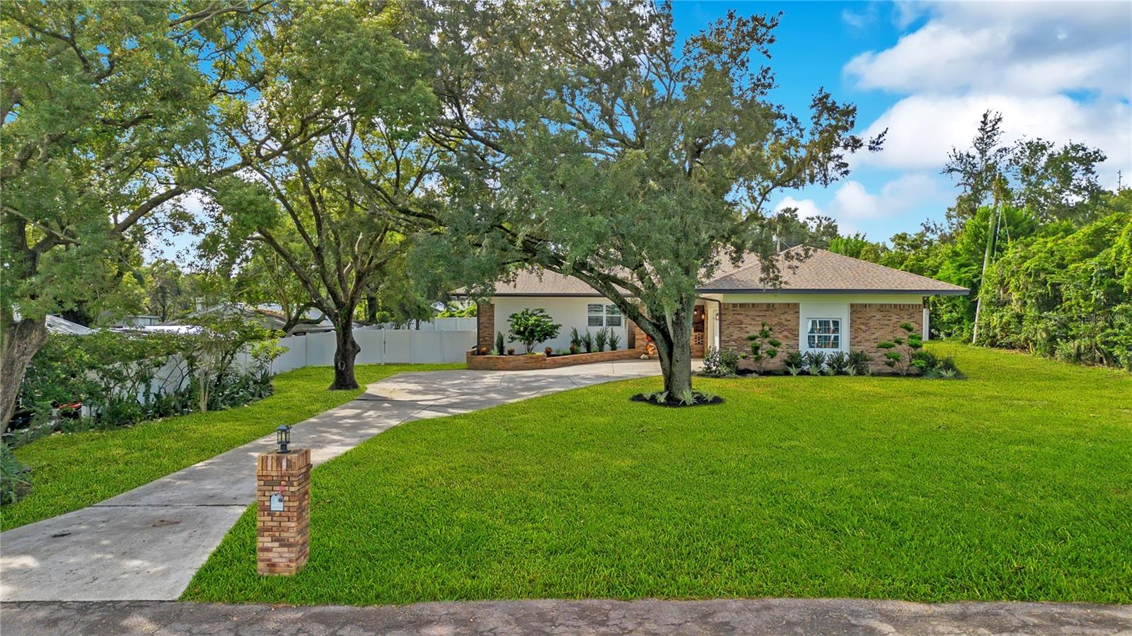 2637 GRACE MANOR, Lakeland, FL 33812