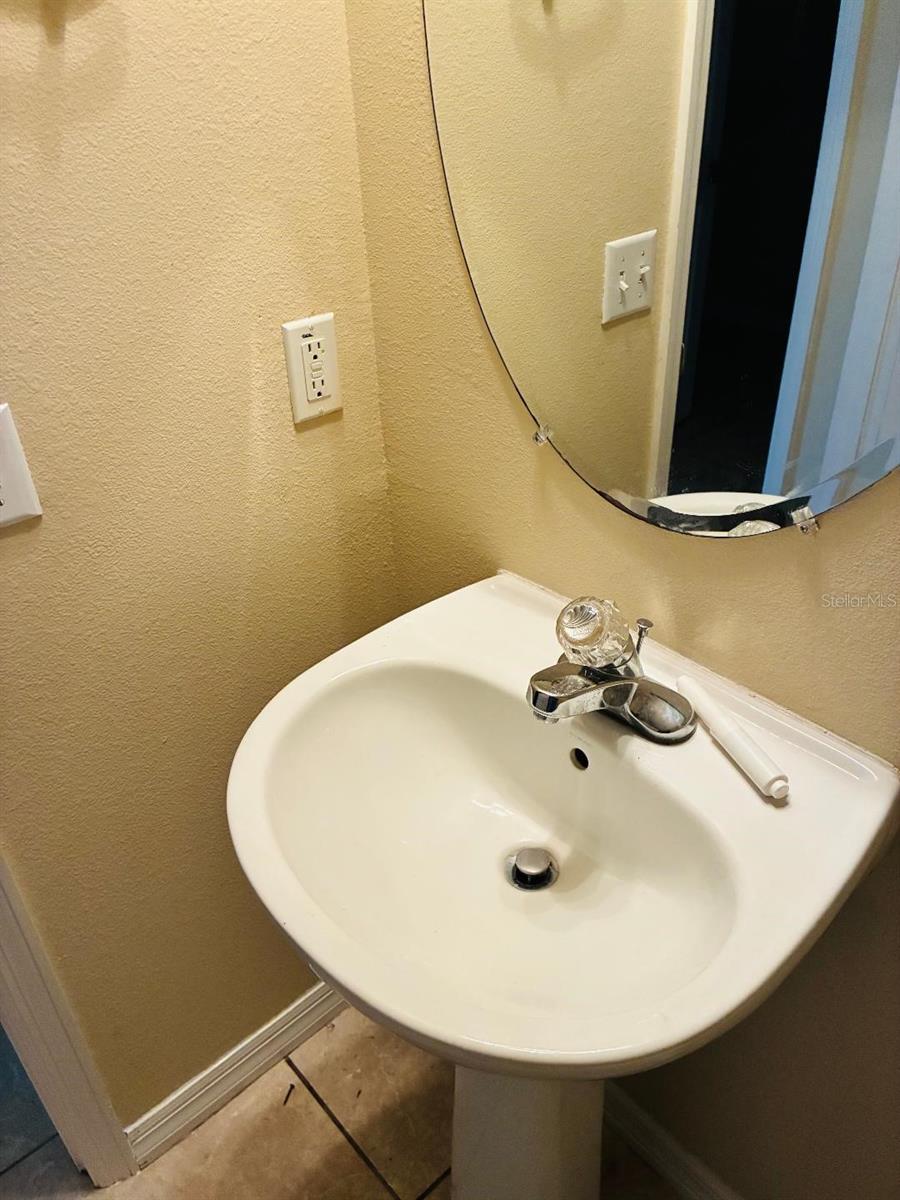 2216 ONTARIO WAY, Lakeland, FL 33805 2216 ONTARIO WAY, Lakeland, FL 33805