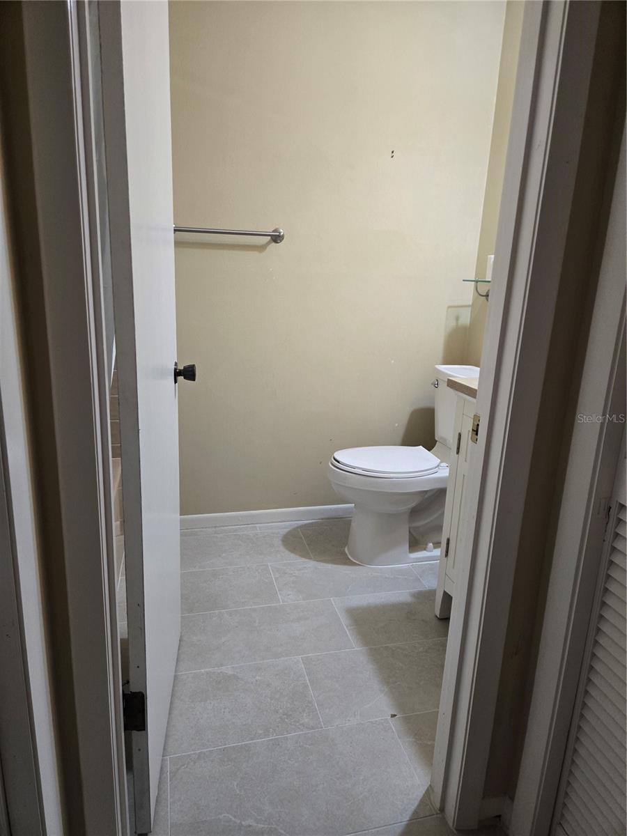 BATHROOM 1