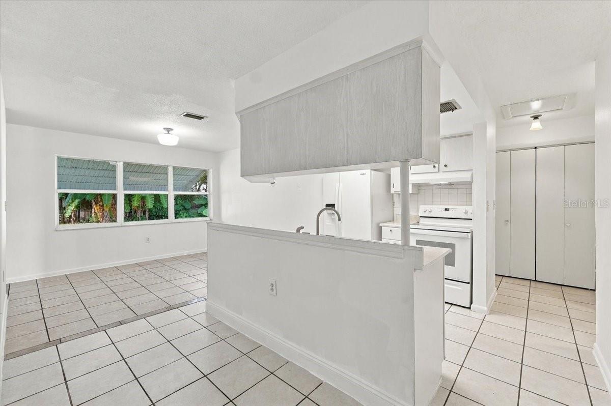 422 DUCHESS DRIVE, Lakeland, FL 33803 422 DUCHESS DRIVE, Lakeland, FL 33803