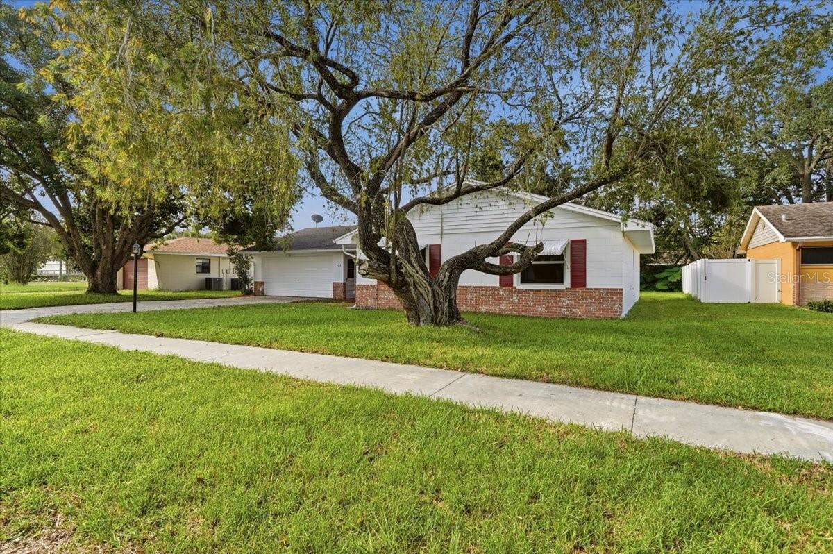 422 DUCHESS DRIVE, Lakeland, FL 33803