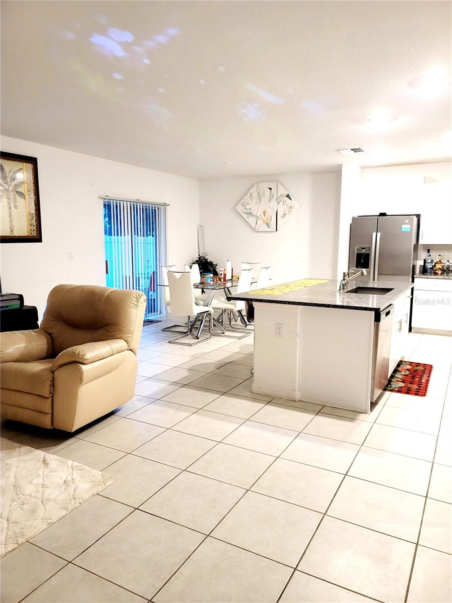 1821 YELLOW TRAIL, Lakeland, FL 33801 1821 YELLOW TRAIL, Lakeland, FL 33801